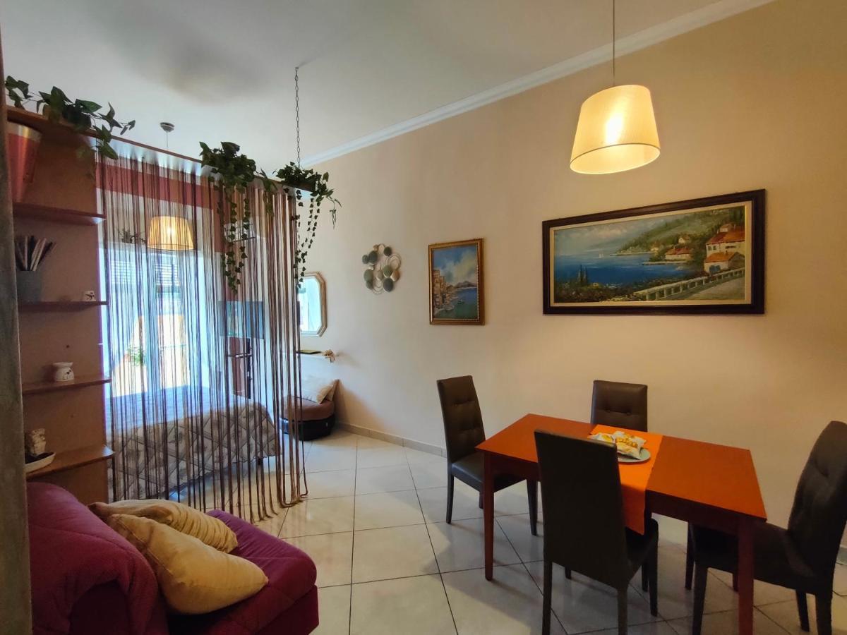 Madda'S Apartament Naples Exterior photo